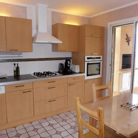 Sleeps 10 Pool Wifi Feriehus